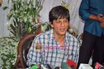 Shahrukh Khan_s bday press meet in Mannat on 2nd Nov 2009 (31).JPG